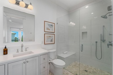 Elegantly appointed and recently built custom Gulf View home on - photo 39