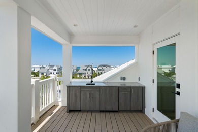 Elegantly appointed and recently built custom Gulf View home on - photo 49