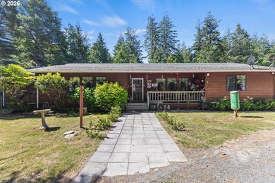 Privacy, space, and the Oregon Coast at your doorstep. Tucked - photo 2