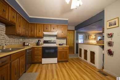 Rare opportunity to own a beautiful property that feels like a - photo 7
