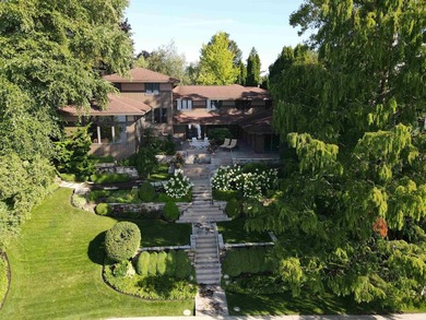Welcome to your dream home, a breathtaking custom-built - photo 9