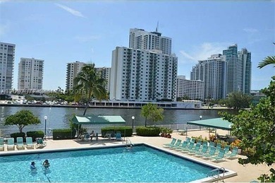 UPGRADED KITCHEN AND TOILETS PENTHOUSE . Bright 2BR/2BA condo in - photo 3