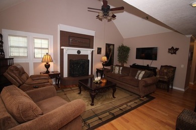 Tucked away in a quiet, private setting, this move-in-ready home - photo 4