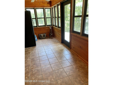 -18-20 feet off of the ground -3 Bedrooms -2 Full Baths - photo 12