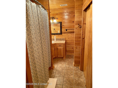 -18-20 feet off of the ground -3 Bedrooms -2 Full Baths - photo 16
