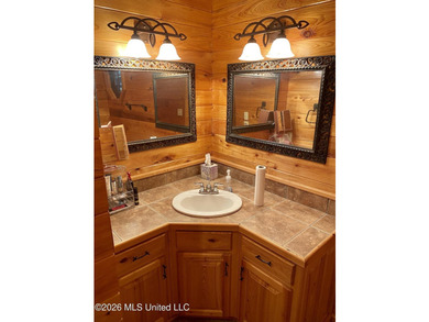 -18-20 feet off of the ground -3 Bedrooms -2 Full Baths - photo 17