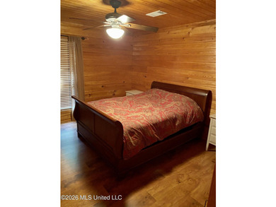 -18-20 feet off of the ground -3 Bedrooms -2 Full Baths - photo 18