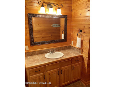 -18-20 feet off of the ground -3 Bedrooms -2 Full Baths - photo 21