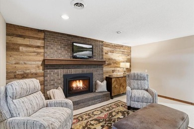 Nestled on the shores of Lake Ossawinnamakee, this stunning - photo 29