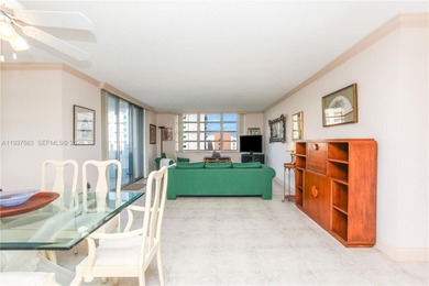 Little Maule Lake Condo For Sale in Aventura Florida