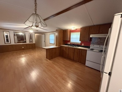 3 bedroom 2 bath home near Kentucky's Lakes Blood River and - photo 3