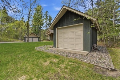 Nestled on the shores of Lake Ossawinnamakee, this stunning - photo 36