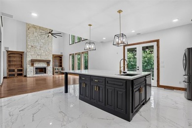 Luxury Waterfront Living in Cascata Falls Perfectly positioned - photo 10