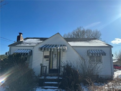 Allegheny River Home For Sale in New Kensington Pennsylvania