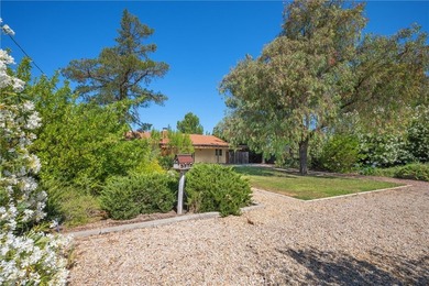 Nestled in one of Paso Robles' most sought-after neighborhoods - photo 26