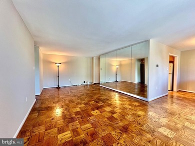Great opportunity to own in the Grosvenor Park High-Rise - photo 8