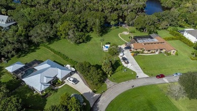 BEAUTIFUL > 1 ACRE WATERFRONT PROPERTY IN QUIET NEIGHBORHOOD - photo 6