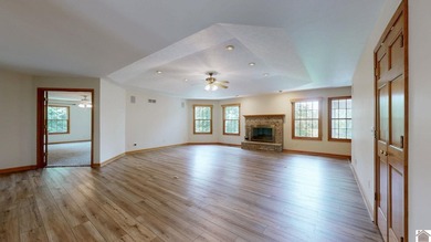 Enjoy spectacular lake views and easy access to the water from - photo 2