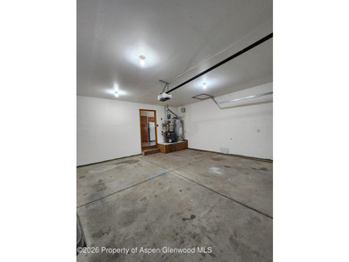 Move right in and start enjoying this beautifully maintained 1 - photo 16
