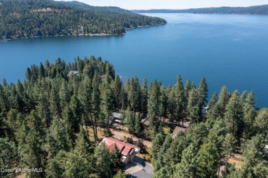 Beautiful Secondary waterfront home loacated in Carlin Bay on - Lake Home For Sale in Harrison, Idaho