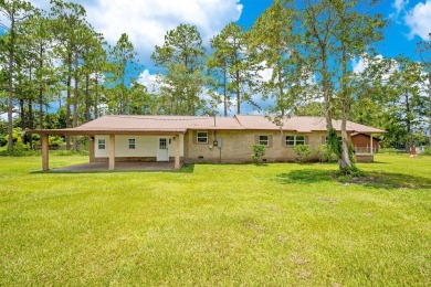 Twin Lakes Home For Sale in Interlachen Florida