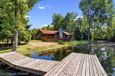 Hidden and tucked away, this is one of those properties that - photo 3