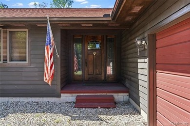 Hidden and tucked away, this is one of those properties that - photo 9
