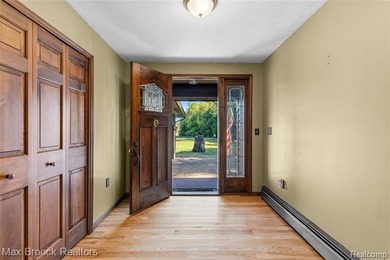 Hidden and tucked away, this is one of those properties that - photo 10