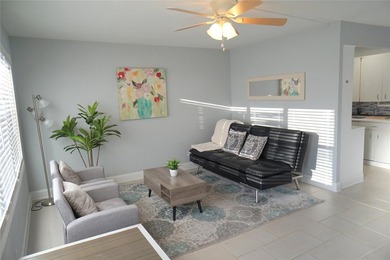 This Penthouse 1 bedrum, 1.5 bath w/ beautiful water view is - photo 4