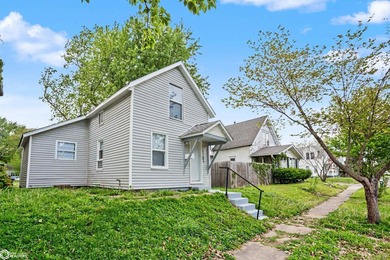 Charming and move-in ready, this beautifully renovated 2-bedroom - photo 2