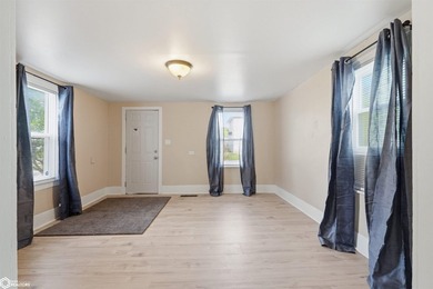 Charming and move-in ready, this beautifully renovated 2-bedroom - photo 4