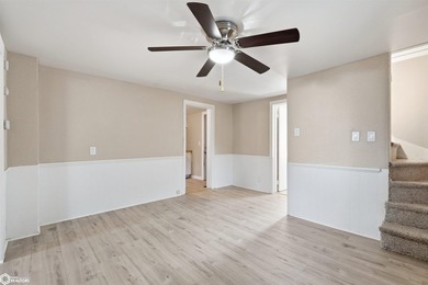 Charming and move-in ready, this beautifully renovated 2-bedroom - photo 7