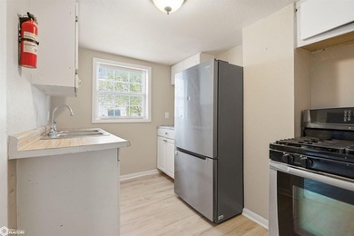 Charming and move-in ready, this beautifully renovated 2-bedroom - photo 9