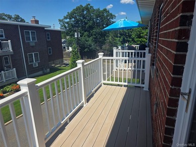 Beautifully updated Studio Co-op in West Babylon. Move right - photo 23