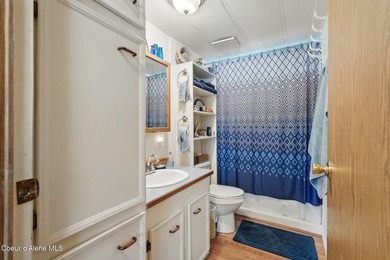 Welcome to this spacious single-level home on 1.2 beautifully - photo 34