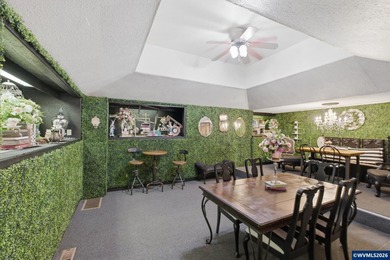 Historic downtown hotel established in 1910 approximately 33,612 - photo 8