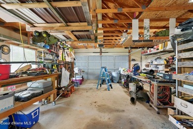 Welcome to this spacious single-level home on 1.2 beautifully - photo 48