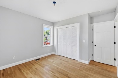 Welcome to 5 Thayer Pl-a beautifully maintained Cape-Style home - photo 13