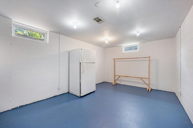 Step into this beautifully refreshed 3-bedroom, 1.5-bath ranch - photo 17