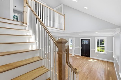 Welcome to 5 Thayer Pl-a beautifully maintained Cape-Style home - photo 19