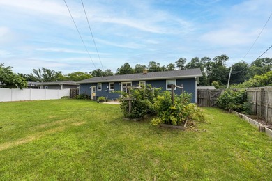 Step into this beautifully refreshed 3-bedroom, 1.5-bath ranch - photo 20