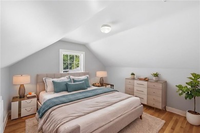 Welcome to 5 Thayer Pl-a beautifully maintained Cape-Style home - photo 21