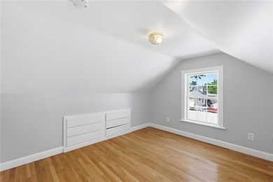 Welcome to 5 Thayer Pl-a beautifully maintained Cape-Style home - photo 22