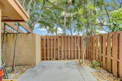 Welcome to this beautifully maintained 3-bedroom, 2-bath home - photo 25
