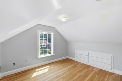 Welcome to 5 Thayer Pl-a beautifully maintained Cape-Style home - photo 30