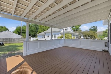 Welcome to 5 Thayer Pl-a beautifully maintained Cape-Style home - photo 37