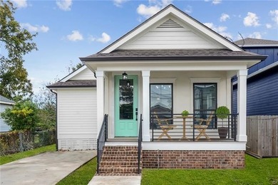 Lake Pontchartrain Home Active Under Contract in New Orleans Louisiana
