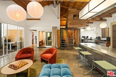 A rare opportunity to own a true piece of Venice history, 120 & - photo 4