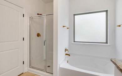 This refreshed (in 2026) 3BR/2BA + office/bonus room home in - photo 19