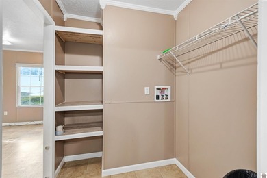 Space, privacy, and an unbeatable location! This 2-3 bedroom - photo 9